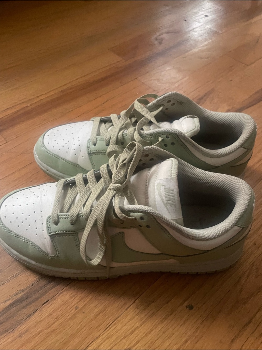 Nike Low-Top Sneakers in White and Light Green